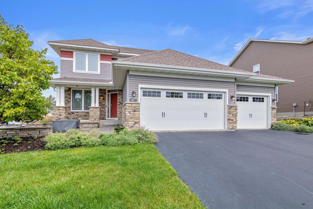 18072 Hyde Park Avenue, Lakeville