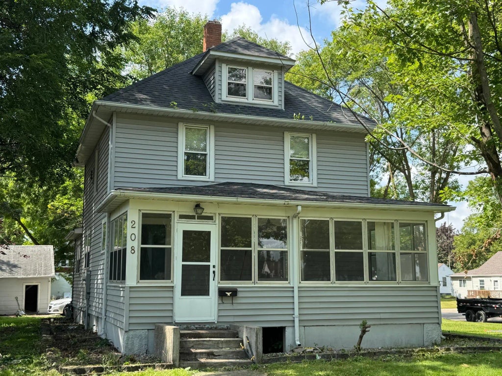 208 N 7th Street, Olivia