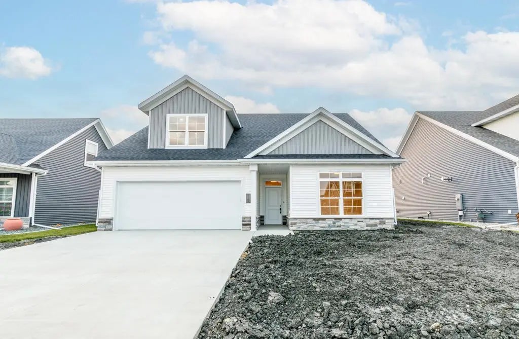 5108 Mira Way W, West Fargo