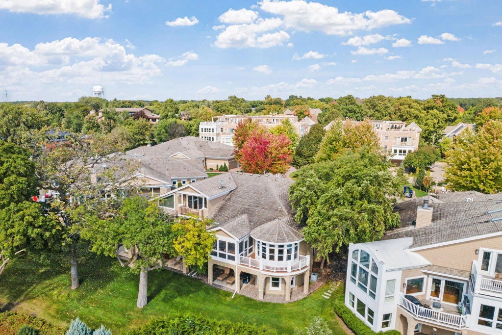 724 Widsten Circle, Wayzata