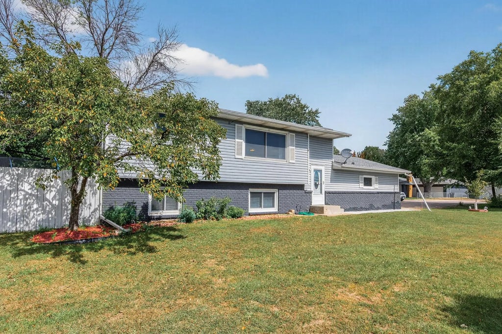 7720 Van Buren Street Ne, Spring Lake Park