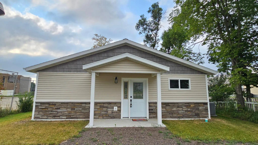 703 2nd Street, Henning