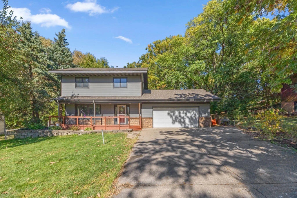 2107 Kings Road, Eagan