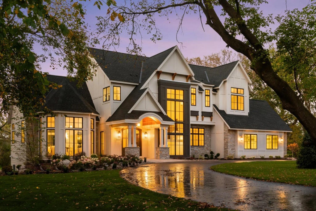 9414 Us-12, Independence