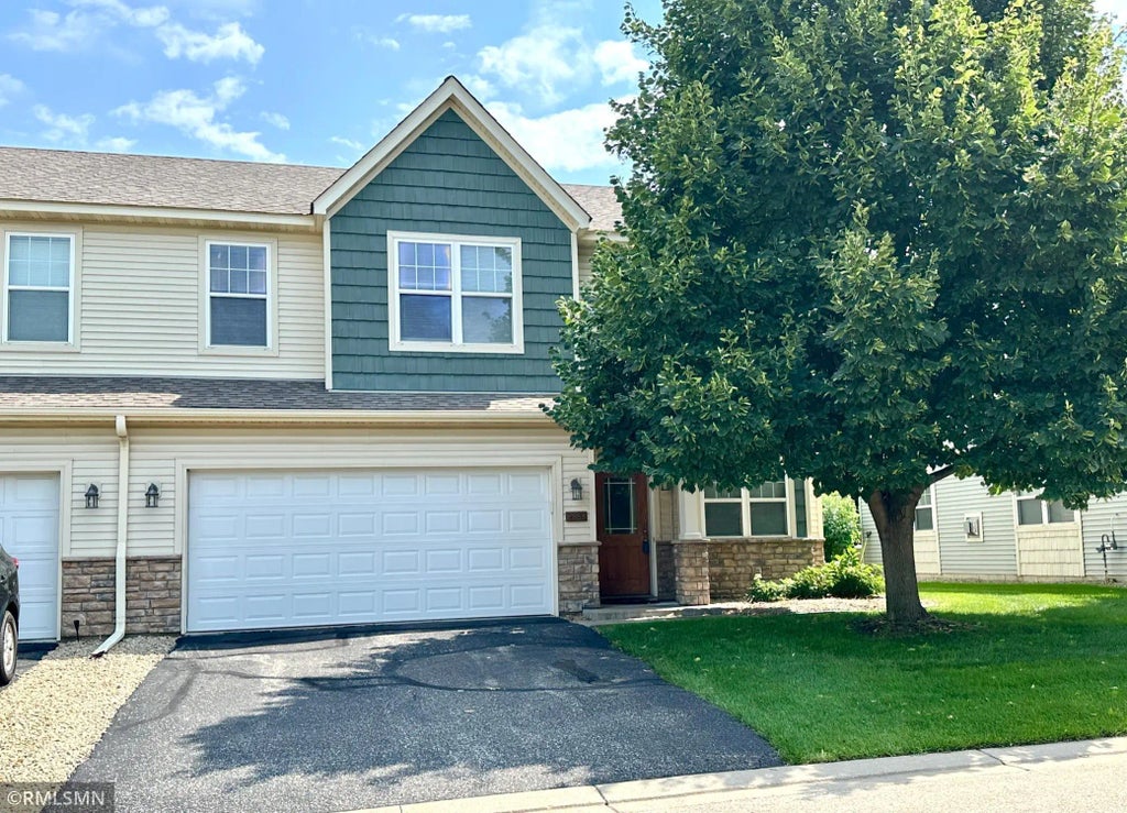 2388 E Vierling Drive E, Shakopee