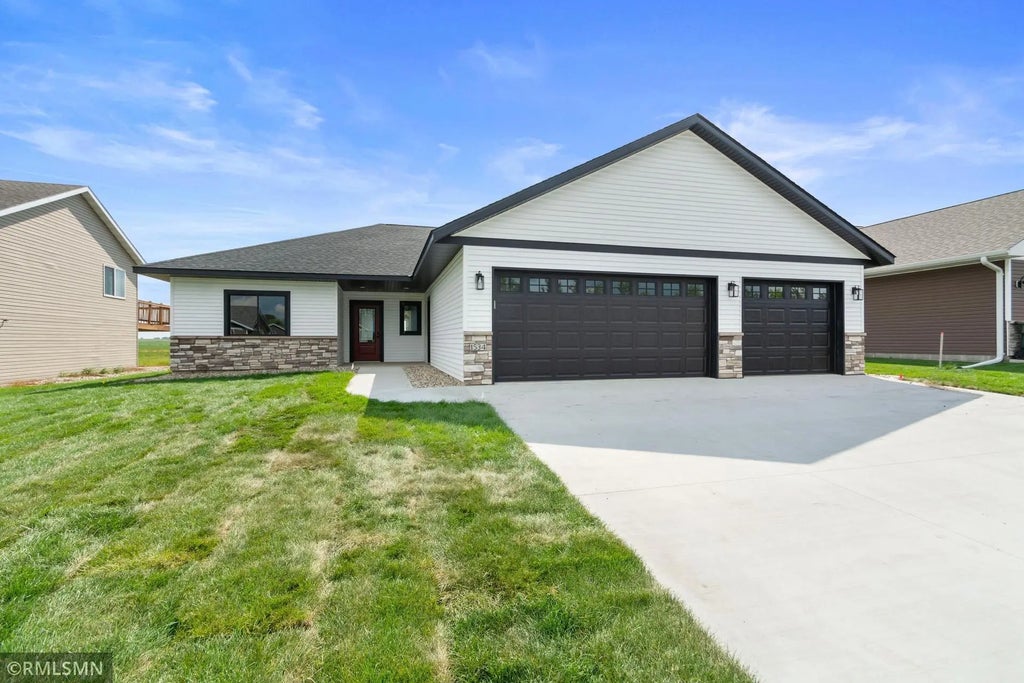 1534 9th Avenue Sw, Hutchinson