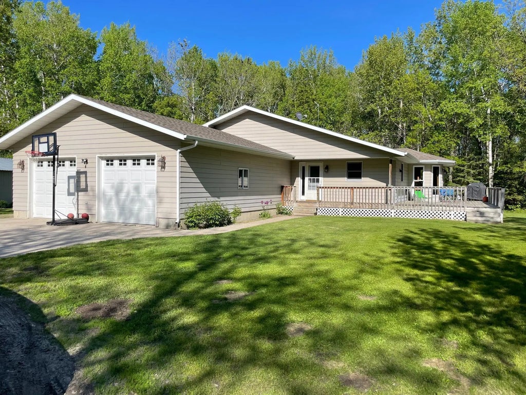 39947 River Oaks Drive, Roseau