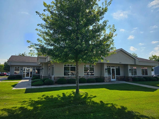 600 Main Street S, Cambridge