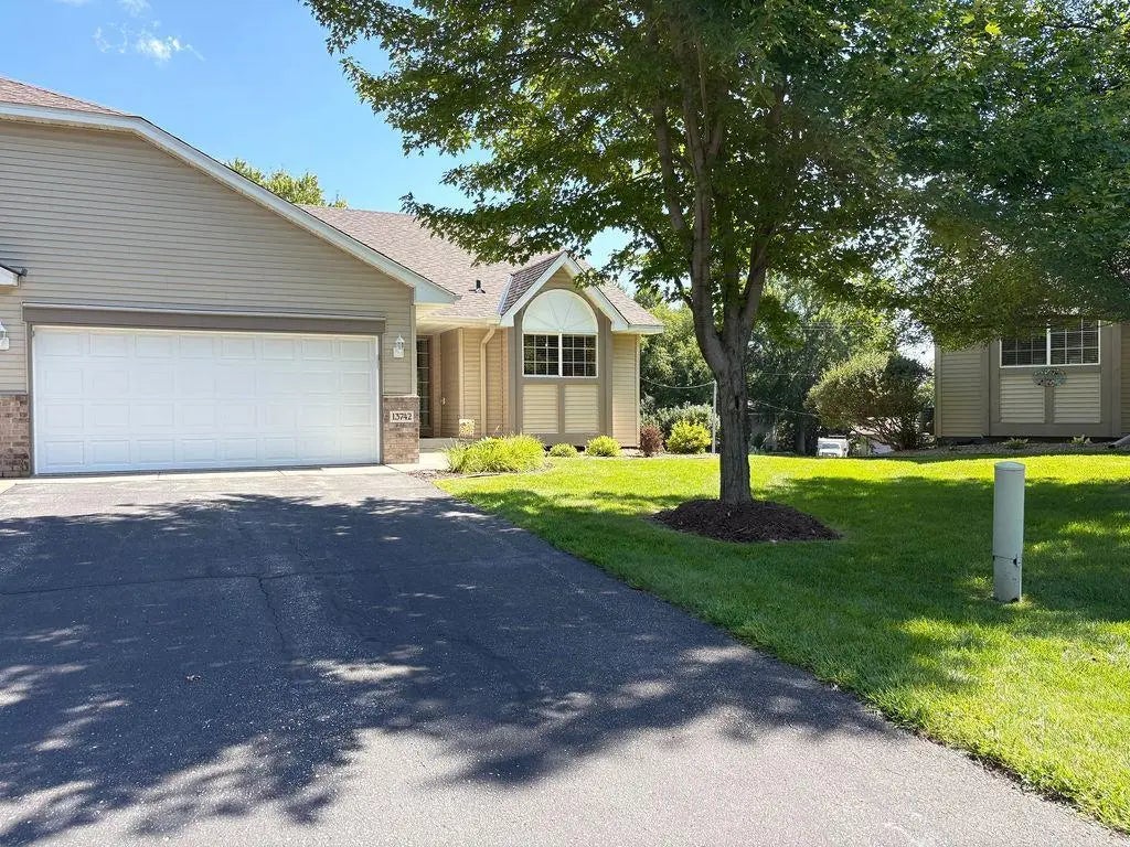 13742 Dorothy Drive, Rogers