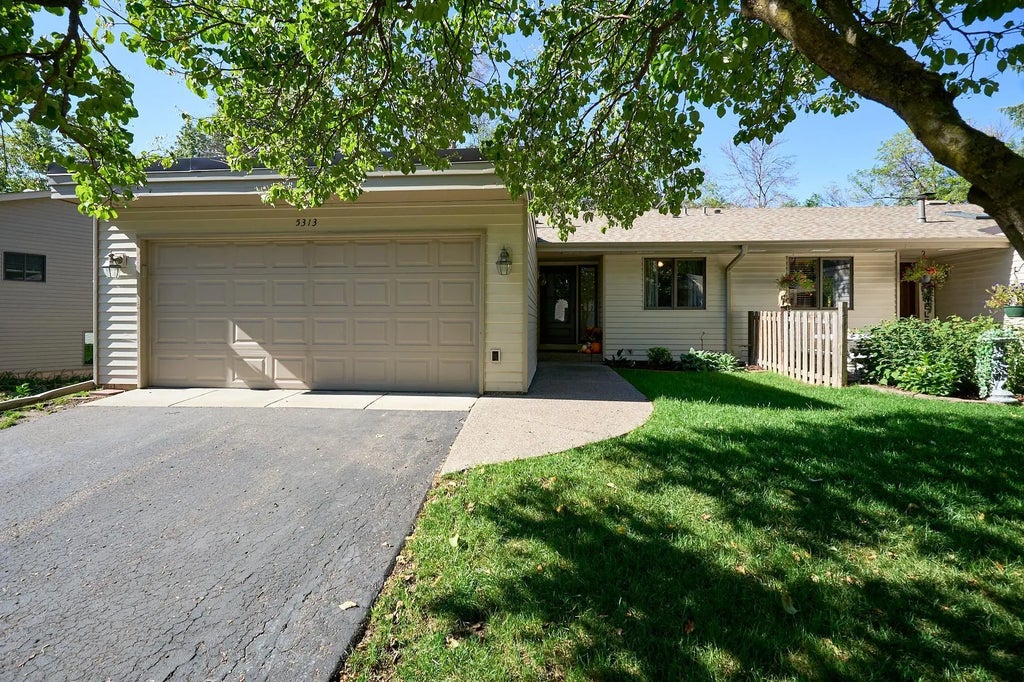 5313 Yorktown Lane N, Plymouth