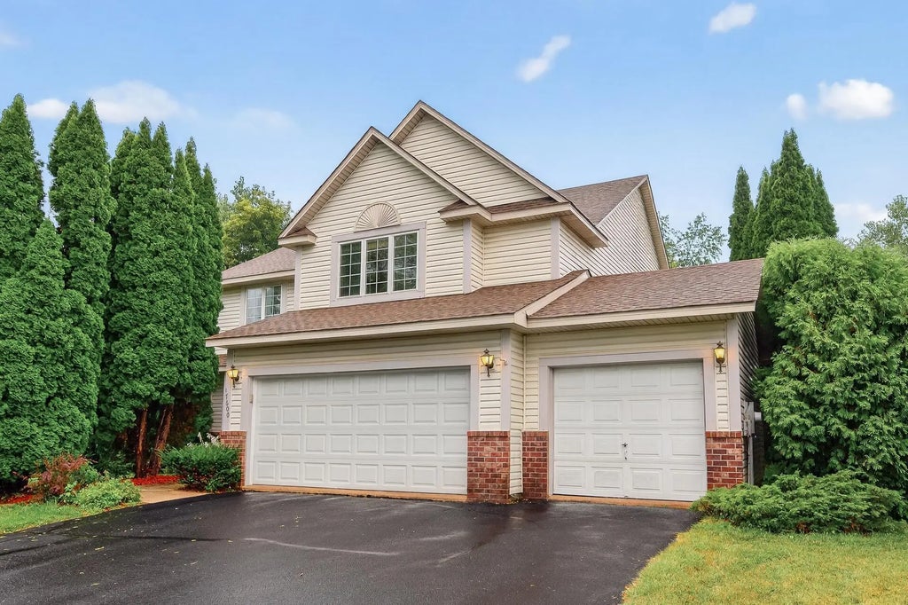 17600 Lenox Circle, Eden Prairie