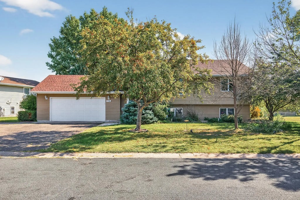 7344 Degrio Way, Inver Grove Heights