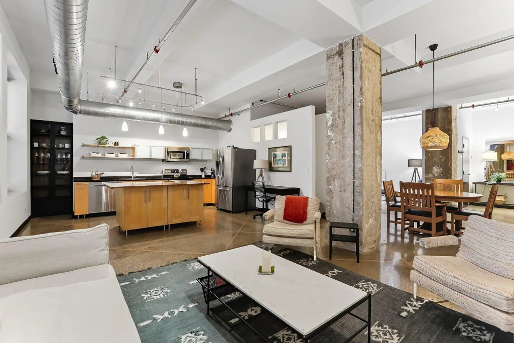 350 Saint Peter Street 308, Saint Paul