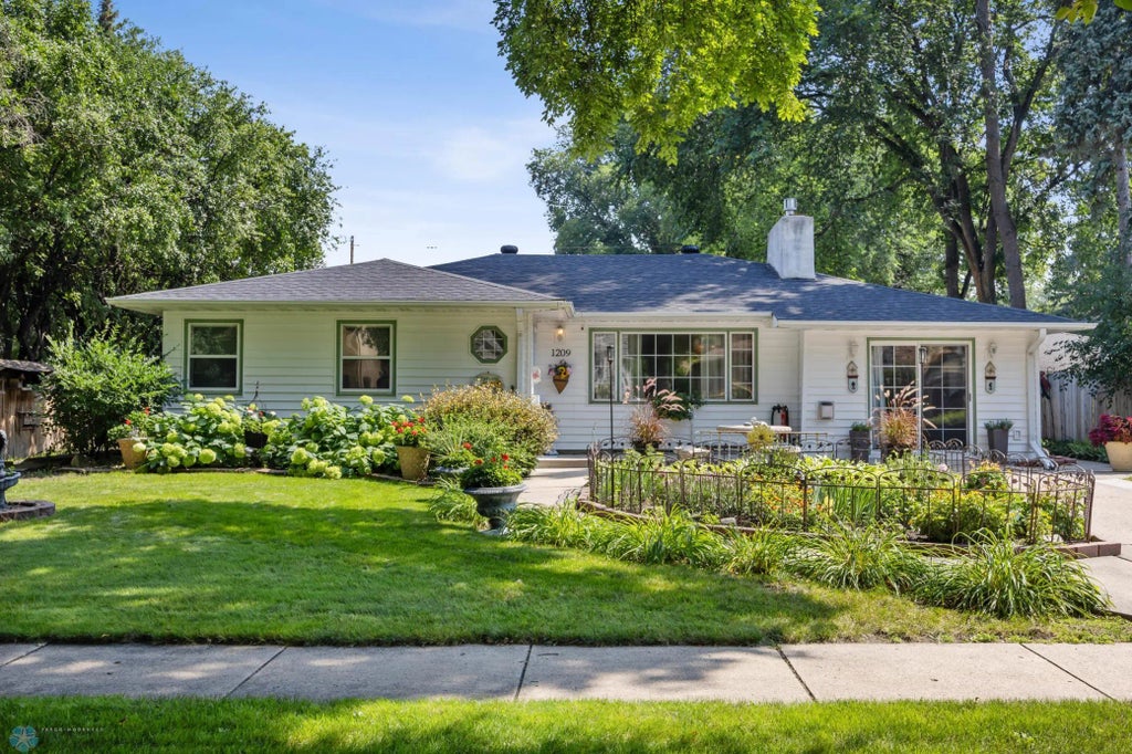 1209 4th Street N, Fargo