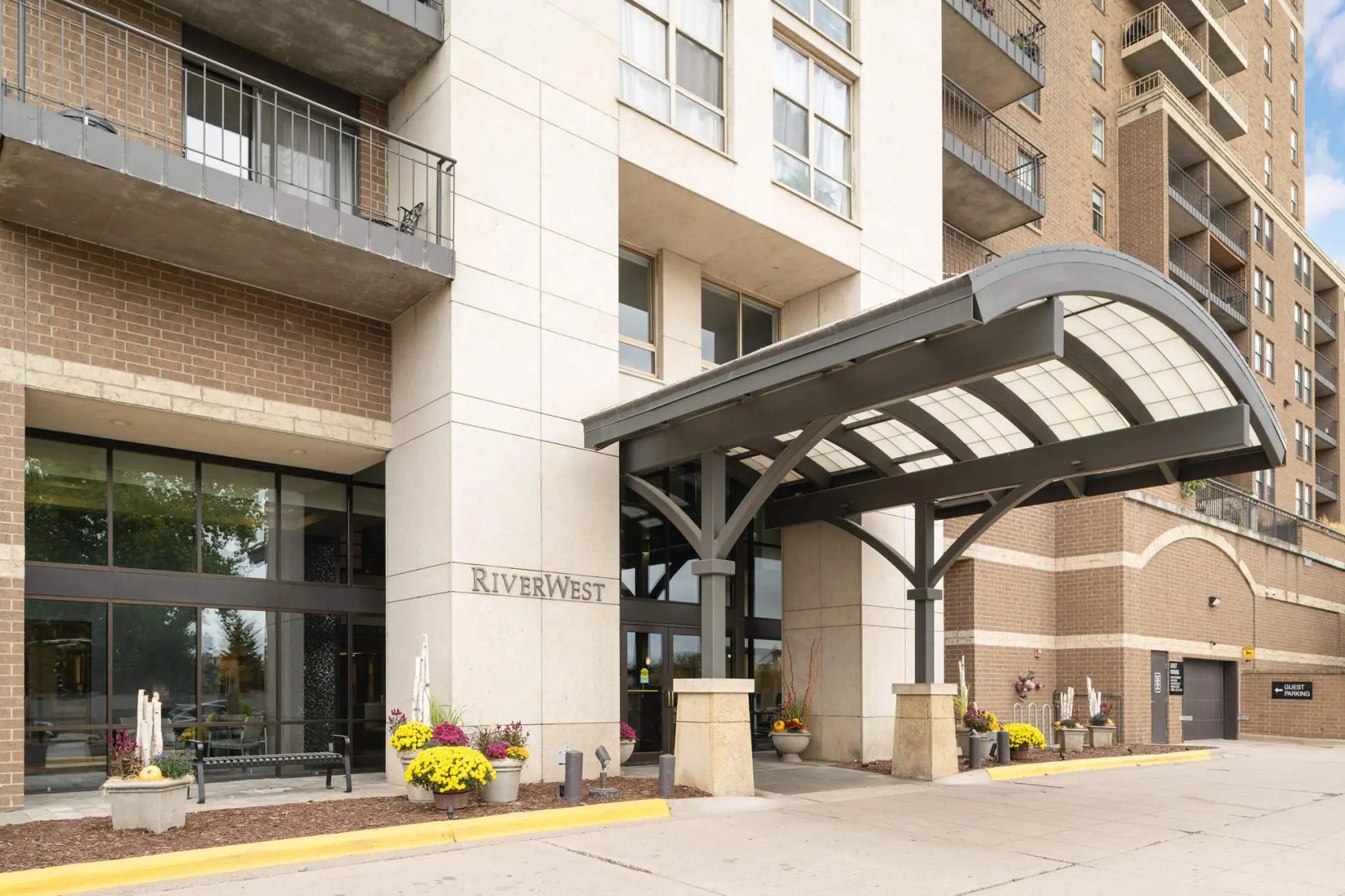 Photo of Listing #6781989