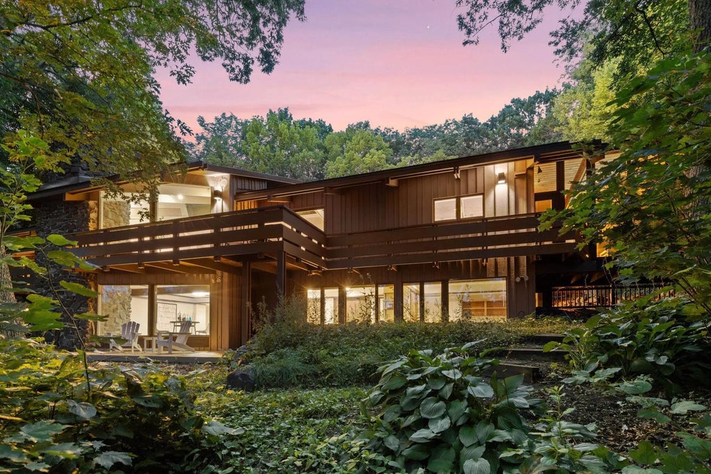 1875 Troy Lane N, Plymouth