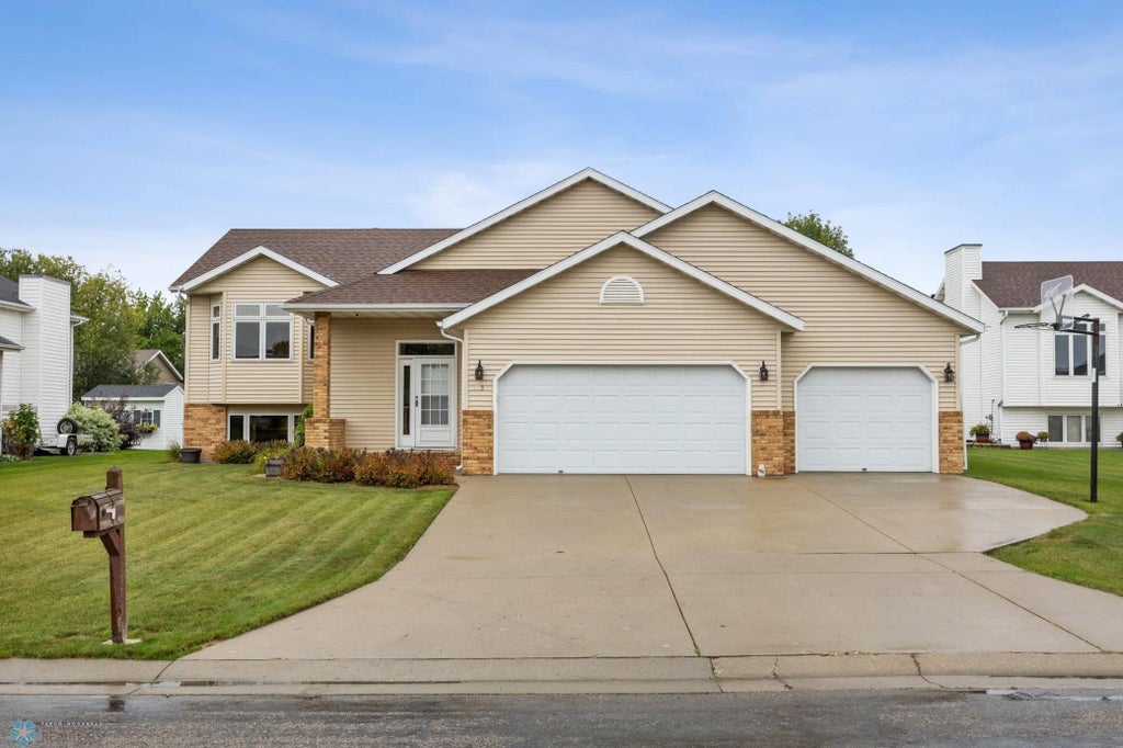 1715 33rd Street S, Moorhead