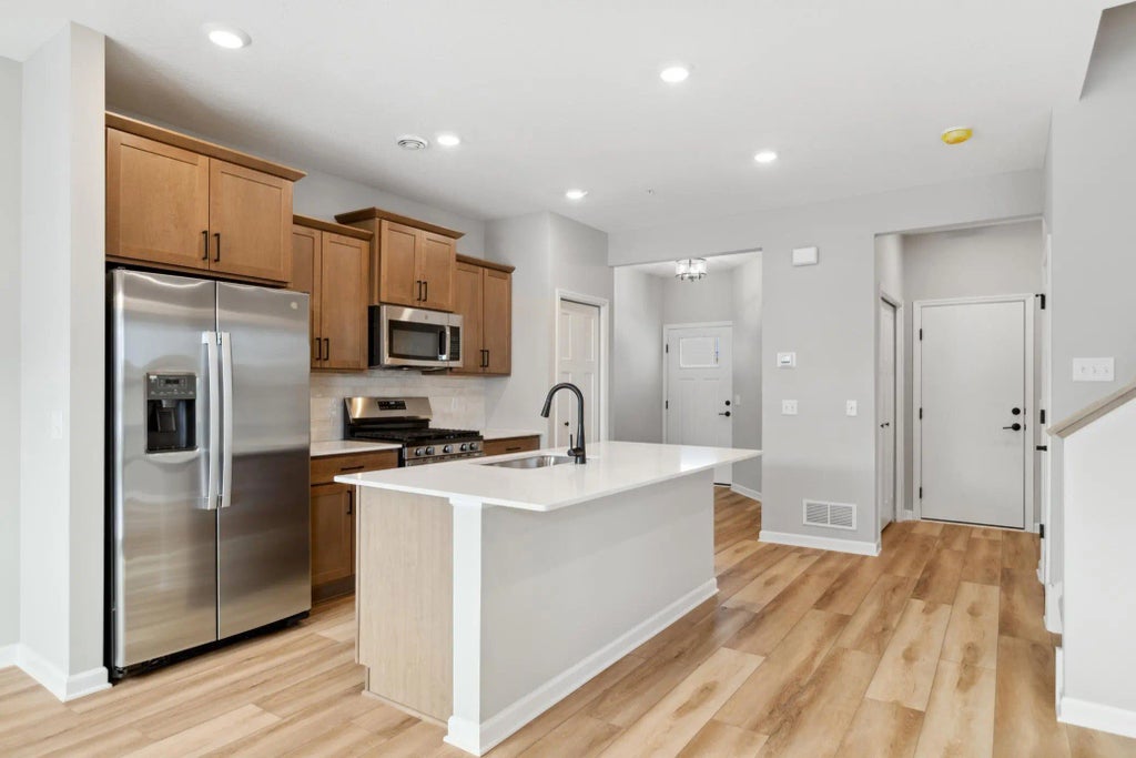 10332 Birchwood Circle, Victoria