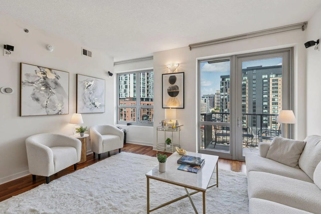 929 Portland Avenue 703, Minneapolis