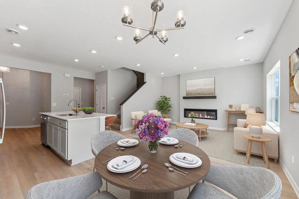 10328 Birchwood Circle, Victoria