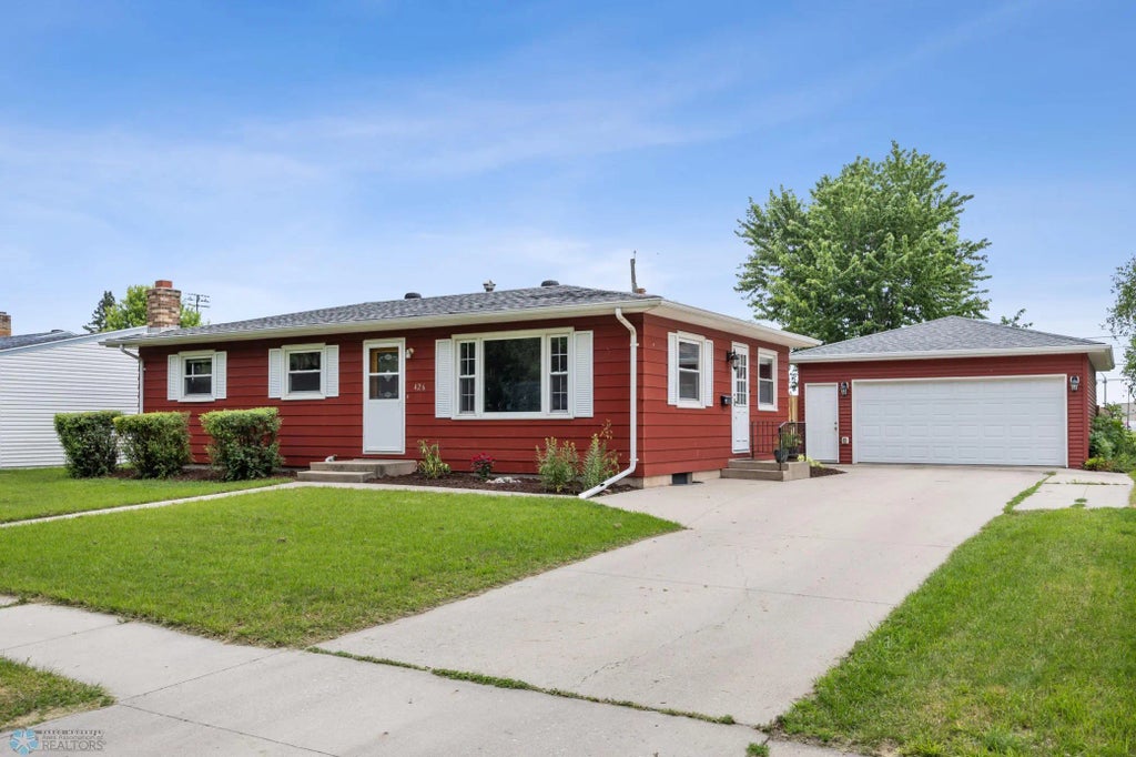 426 3rd Avenue E, West Fargo