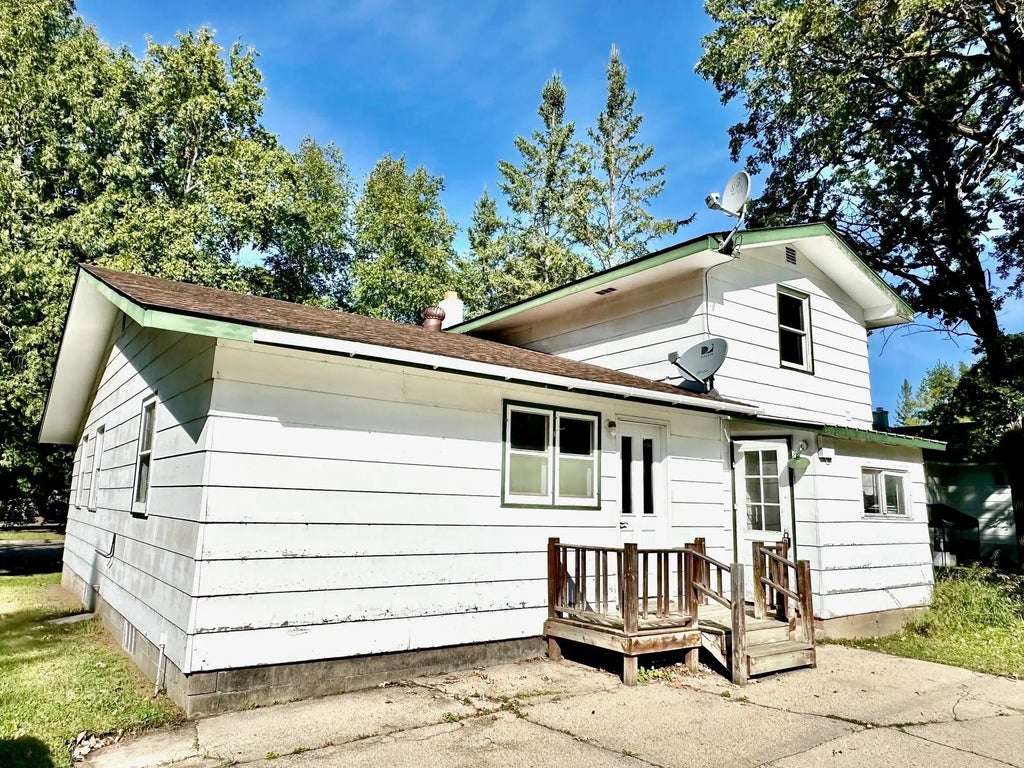 606 9th Avenue Se, Roseau