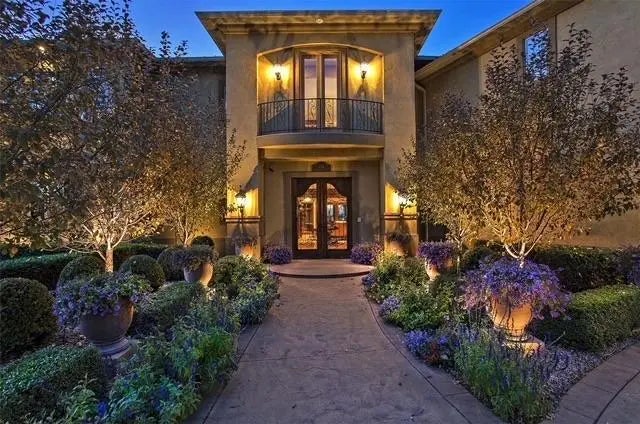 230 Birch Bluff Road, Excelsior