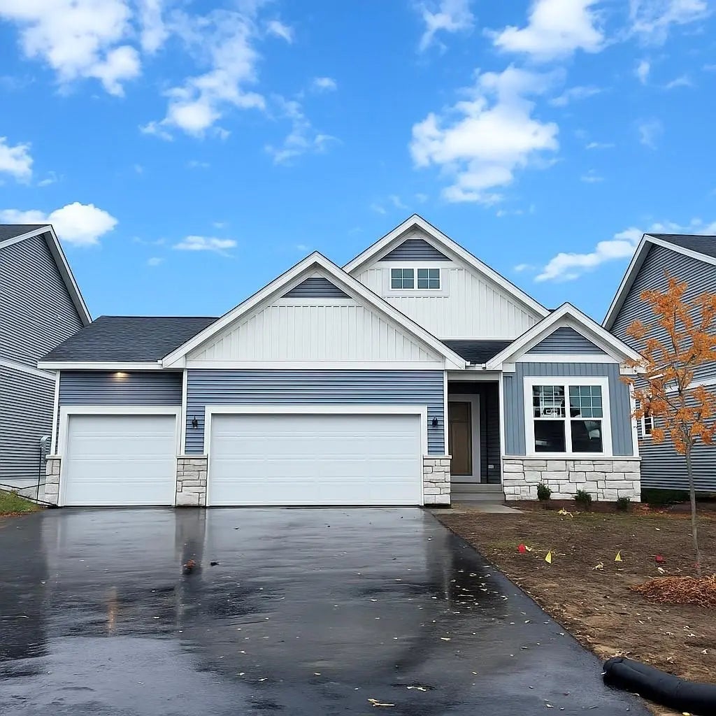 2590 Kenwood Avenue Ne, Saint Michael