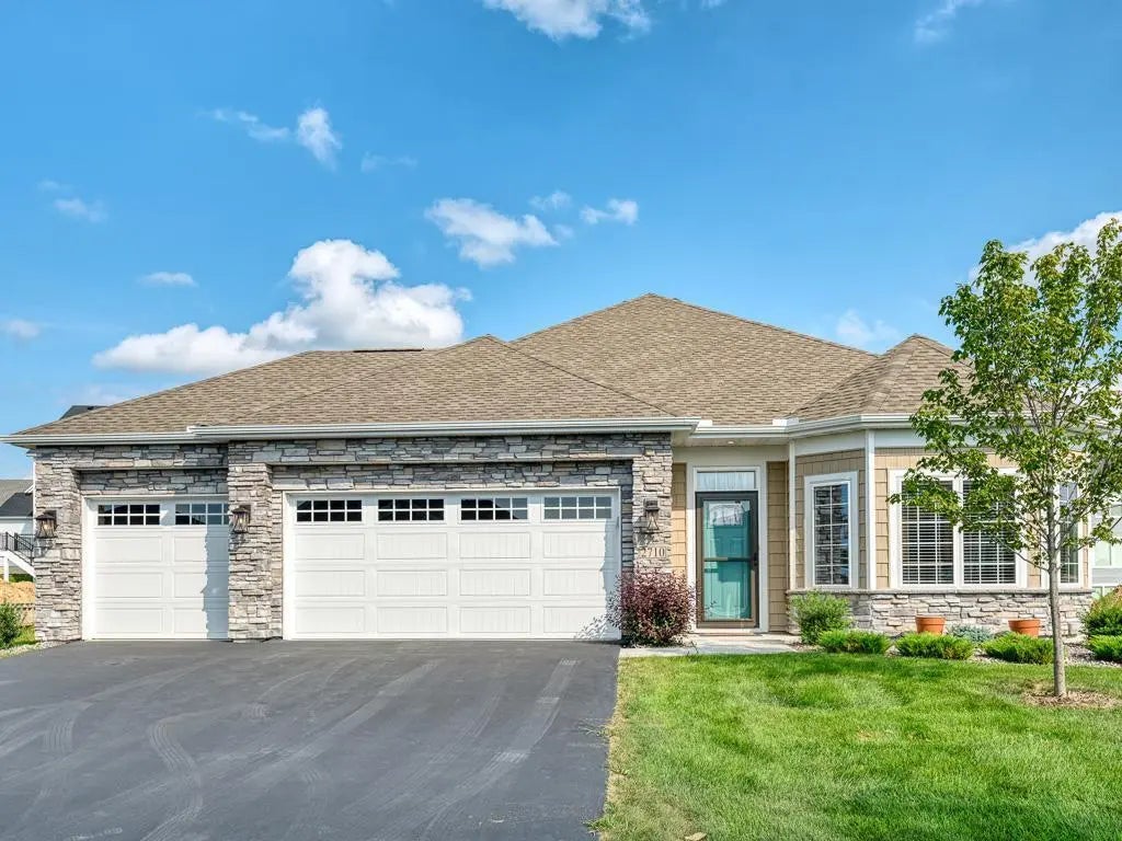 2710 Kama Avenue Ne, Saint Michael