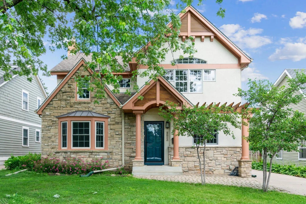 4013 Natchez Avenue, Edina