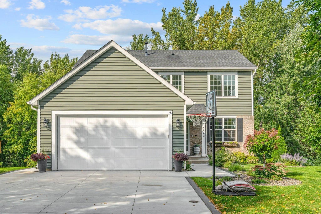 7722 Everest Lane N, Maple Grove