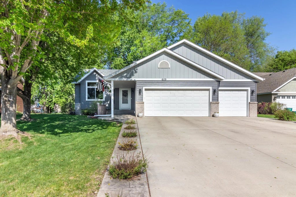609 Corrine Creek, Sartell