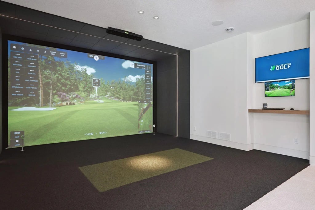 705 Ensconced Way, Chaska