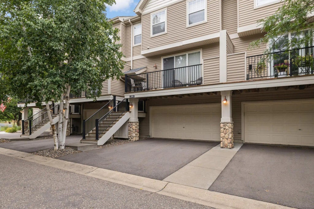 2593 136th Street W, Rosemount