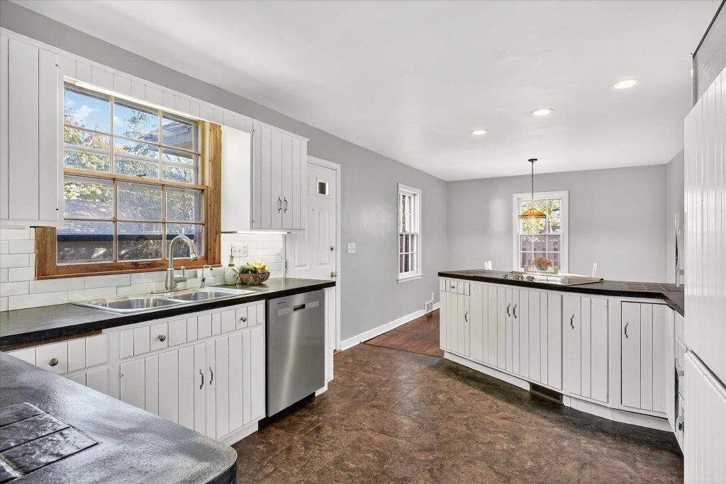 5601 10th Avenue S, Minneapolis