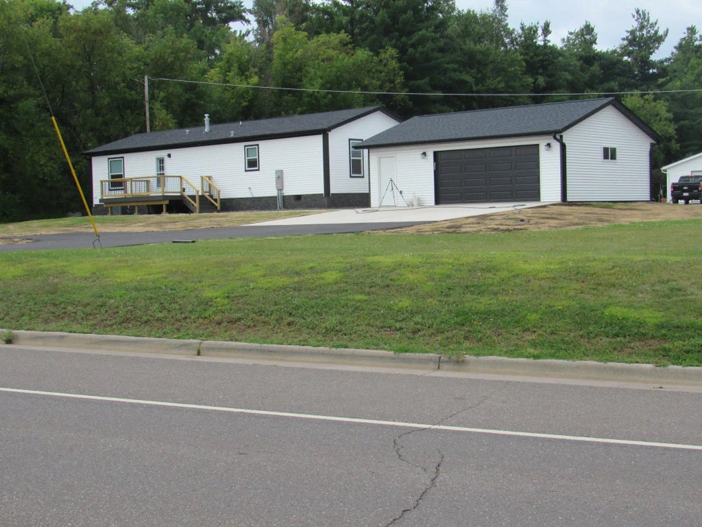 825 Folz Boulevard, Moose Lake