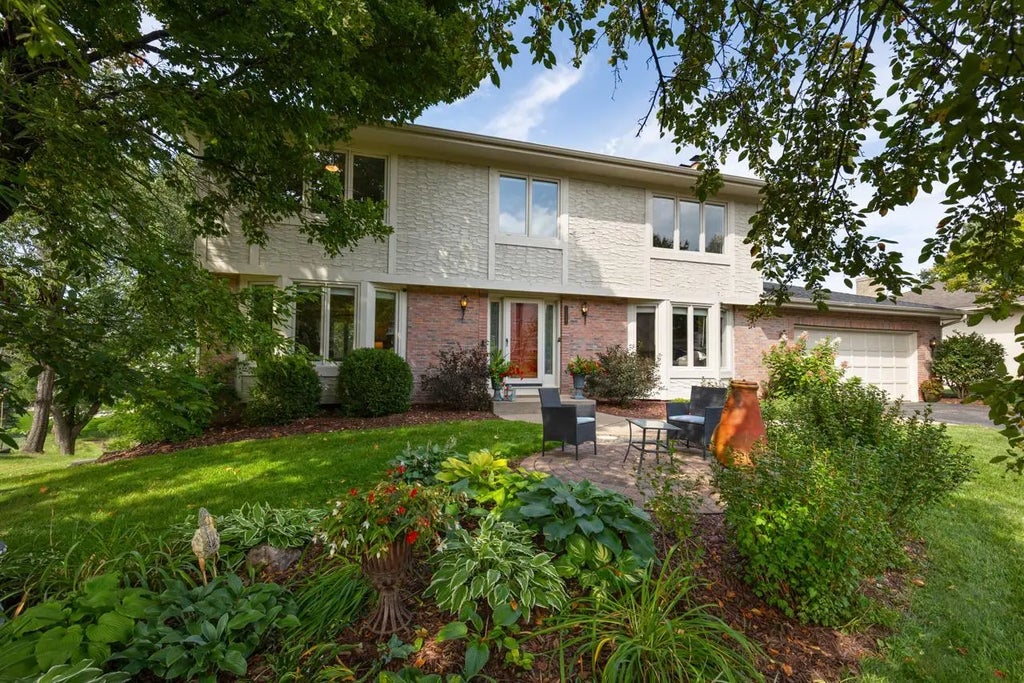 11332 Creekridge Drive, Eden Prairie