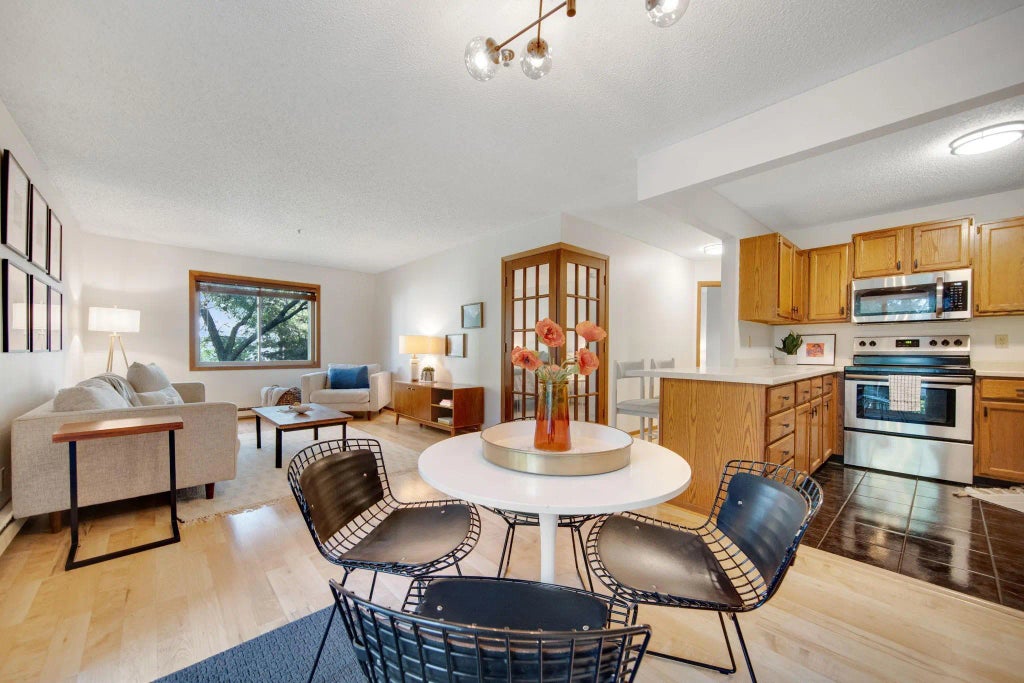 2140 Ridge Drive 24, Saint Louis Park