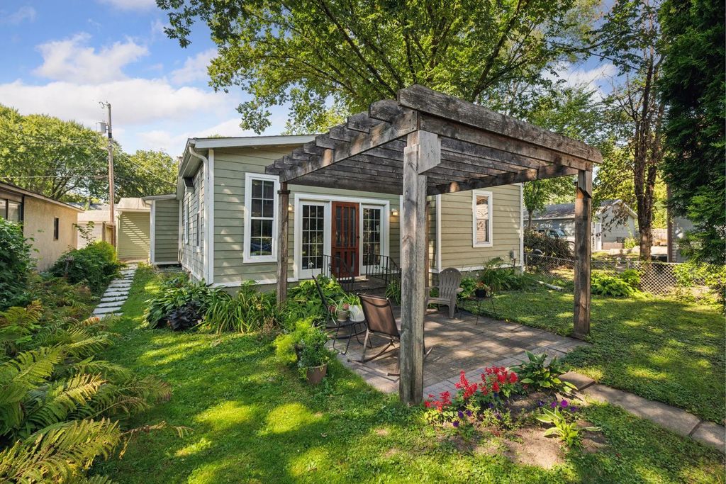 5512 32nd Avenue S, Minneapolis