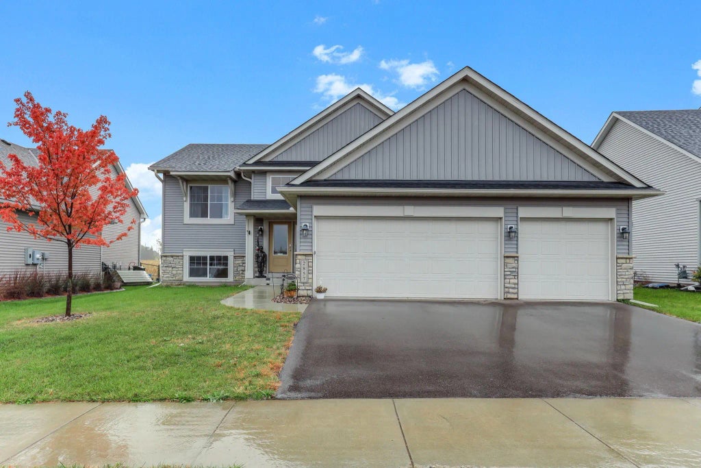 2857 213th Street W, Farmington