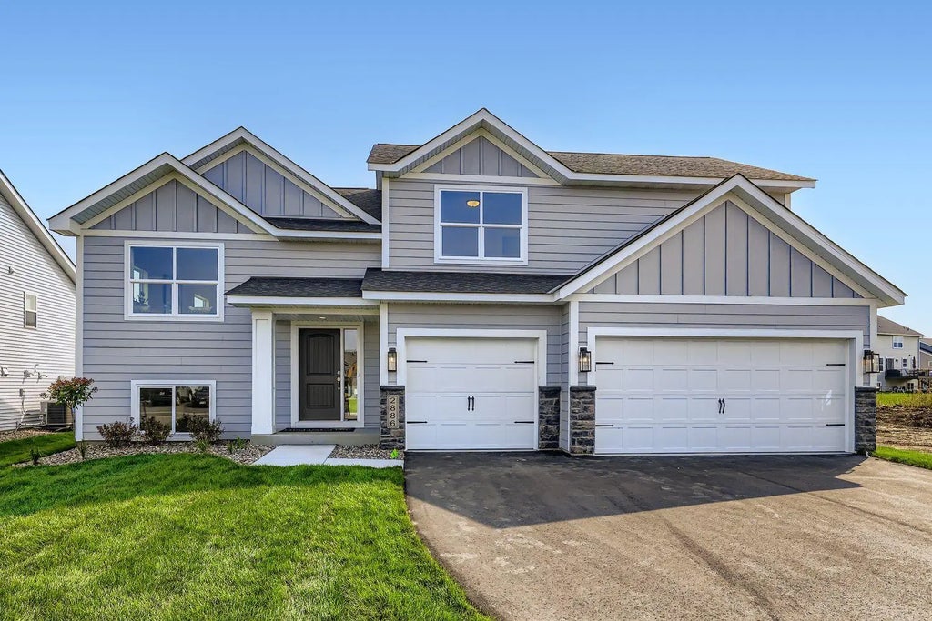 2886 Trinity Drive, Shakopee