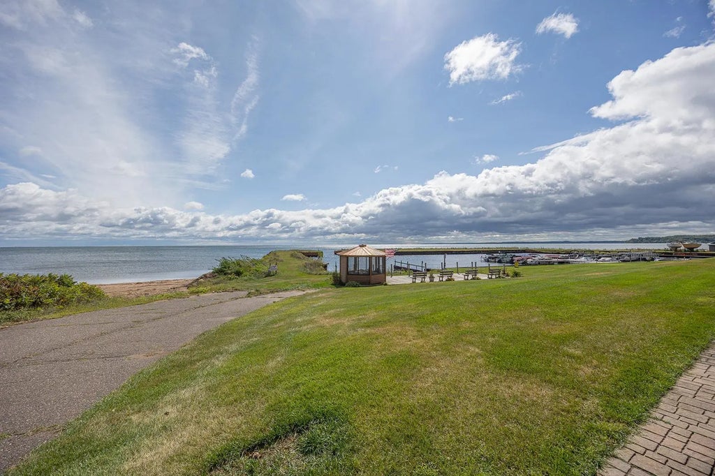 10490 Us Highway 169 305, Garrison