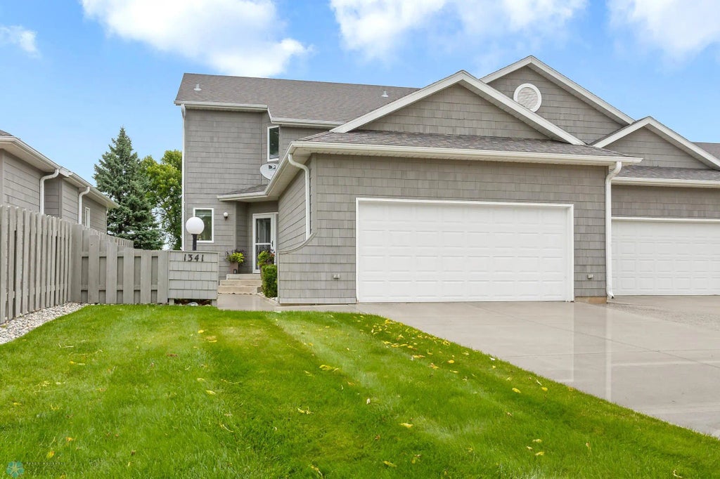 1341 E Rose Creek Parkway S 8, Fargo