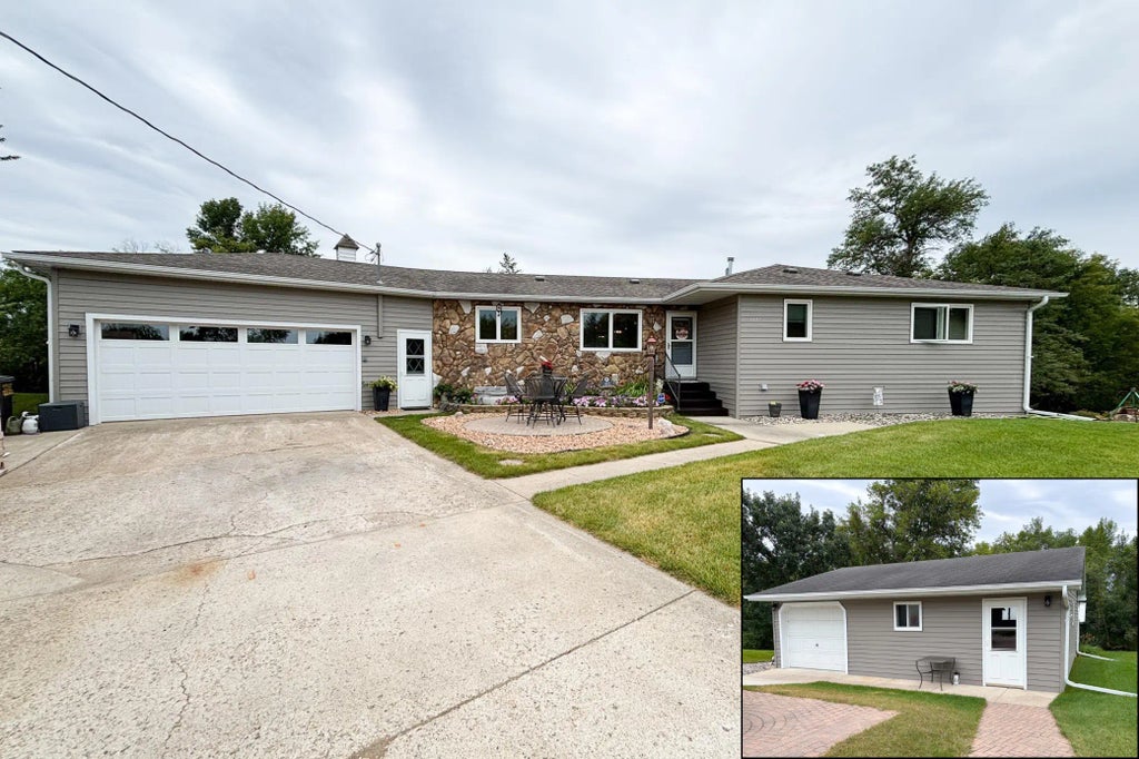 1227 Riverside Drive, Detroit Lakes
