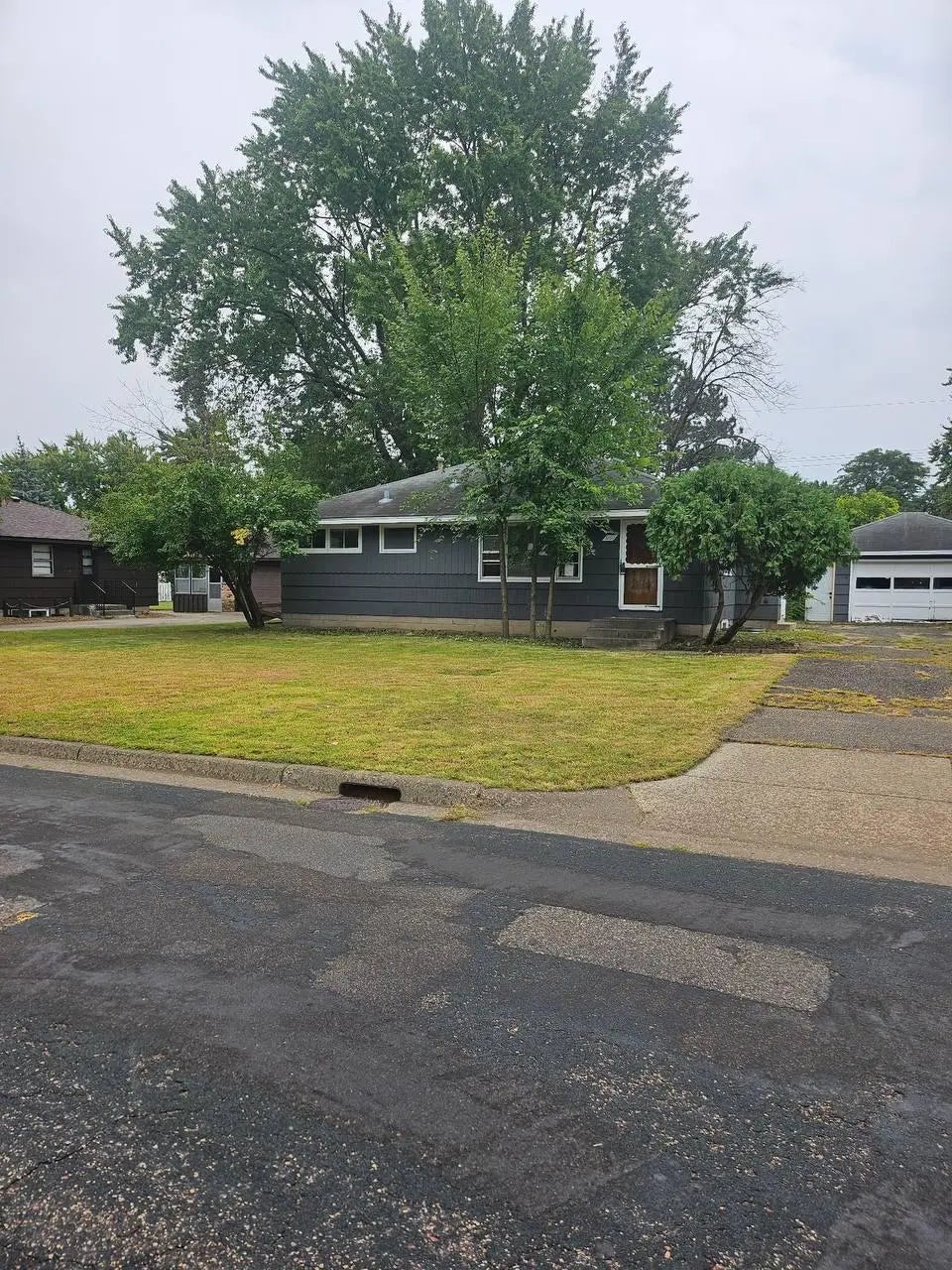 5107 Winchester Lane, Brooklyn Center