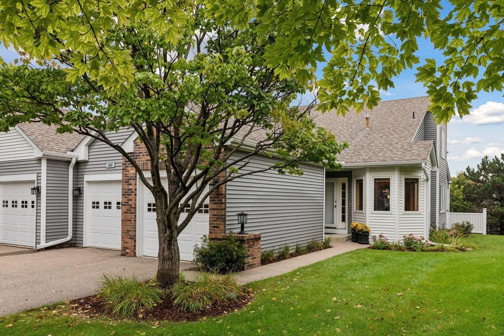 900 Windemere Way, Burnsville