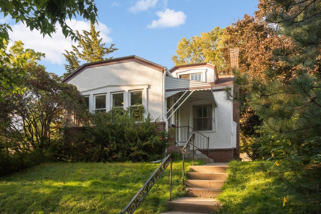 731 36th Avenue Ne, Minneapolis