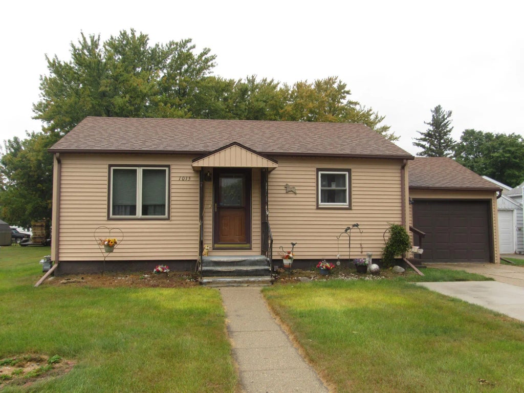1015 Fredrick Avenue, Worthington