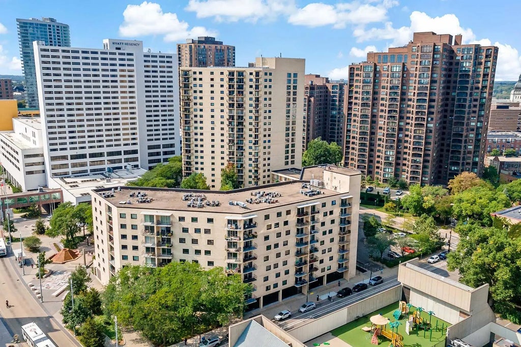1225 Lasalle Avenue 2207, Minneapolis