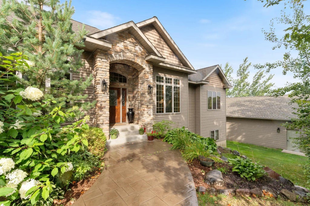 1950 Middle Lane, Duluth